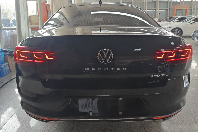 Used Volkswagen Magotan 2025 Zhongxiang Version 330TSI DSG Luxury Edition
