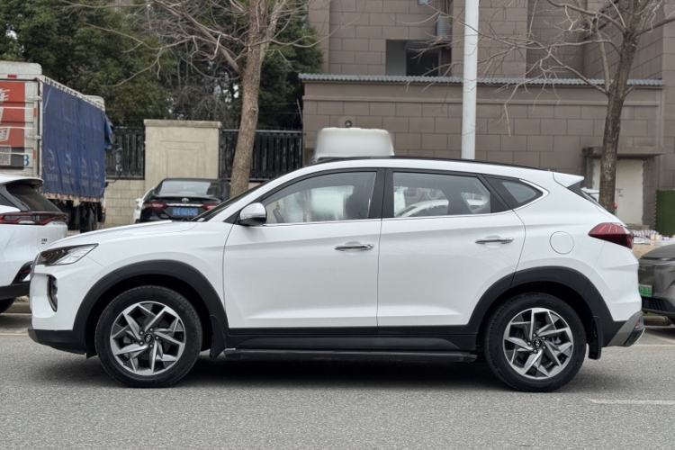 Used Hyundai Tucson 2019 280TGDi Dual-Clutch Two-Wheel Drive Fashion Edition China VI Standard
