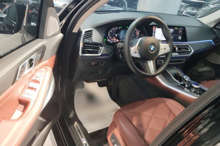 Used BMW X5 2022 Restyled xDrive 30Li Luxury Version M Sport Package