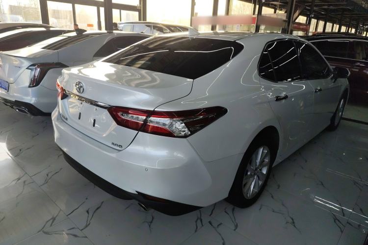Used Toyota Camry 2021 2.0G Luxury Edition
