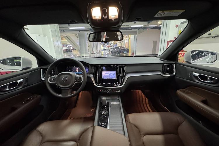 Used Volvo S60 2025 B4 Zhiyi Luxury Edition
