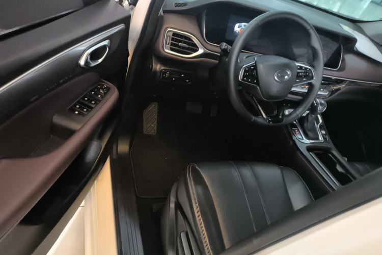 Used GAC Trumpchi M6 2021 270T DCT Elite Edition (7-seater)
