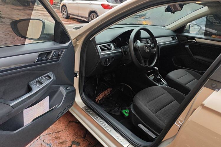 Used Volkswagen Bora 2017 1.6L Automatic Fashion Model
