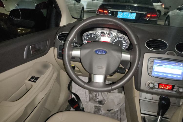 Used Ford Focus 2013 Hatchback Classic 1.8L Automatic Fashion Edition
