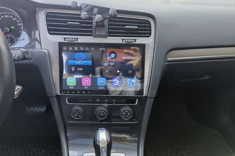 Used Volkswagen Golf 2017 1.6L Automatic Comfort Million-Vehicle Anniversary Edition
