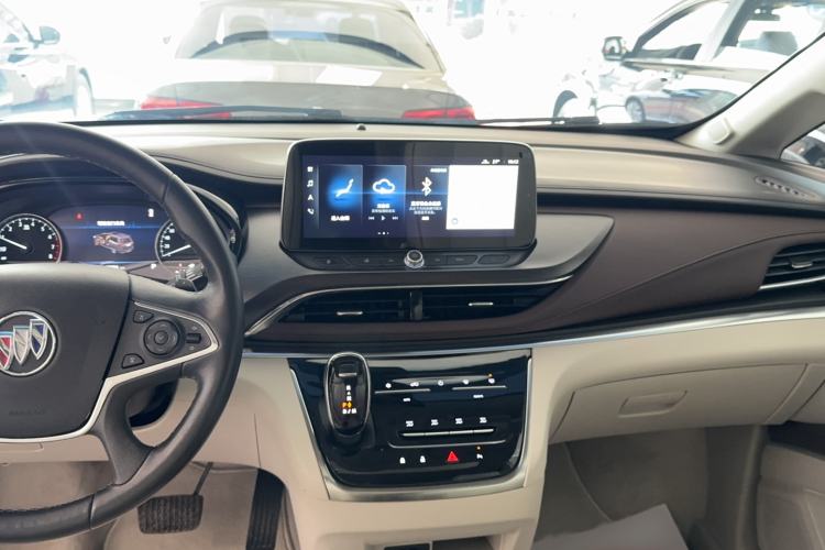 Used Buick GL8 2021 Land Cruiser Executive Class 652T Luxury Model
