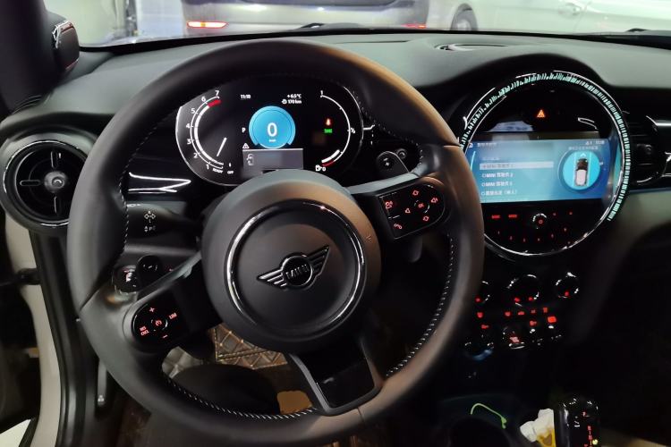 Used MINI MINI 2023 Updated 2.0T COOPER S Artist
