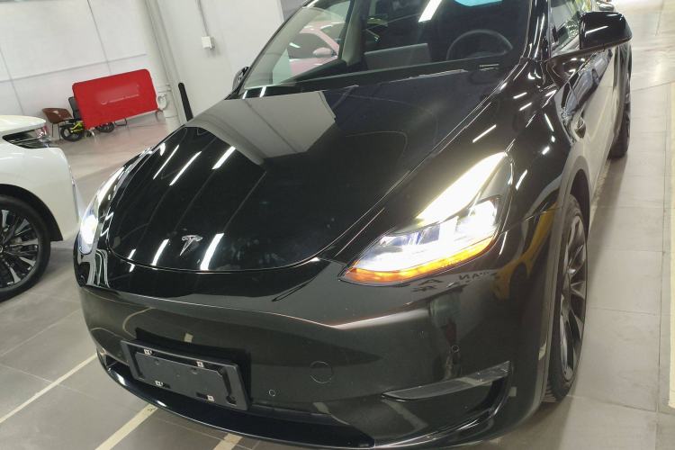 Used Tesla Model Y 2021 Long-Range All-Wheel-Drive Version
