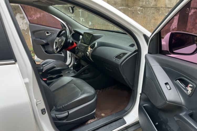 Used Hyundai ix35 2015 2.0L Automatic 2WD Smart Version China V Standard
