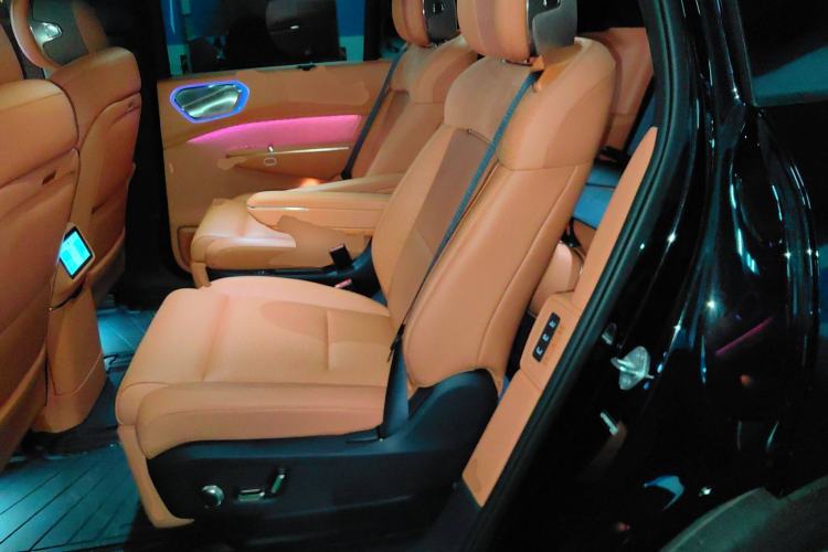 Used Lynk & Co 900 2025 2.0T Ultra
