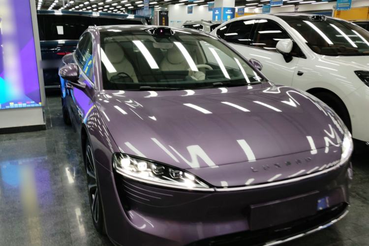 Used Hima Luxeed S7 2025 855 km Max