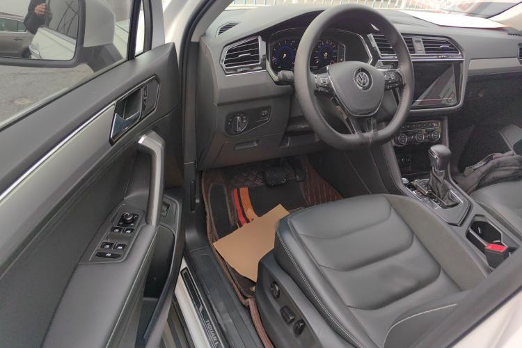 Used Volkswagen Tiguan L 2019 Revised 330TSI Automatic Two-Wheel Drive Smart & Luxury Edition China VI Standard