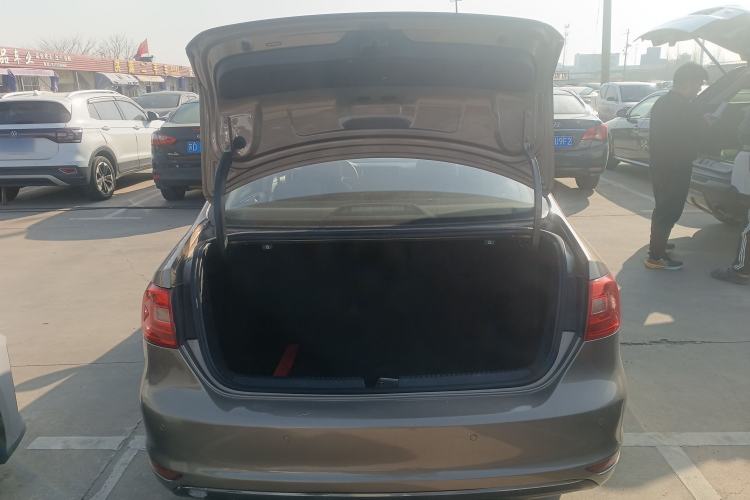 Used Volkswagen Sagitar 2014 Revised Version 1.6L Automatic Leading Edition
