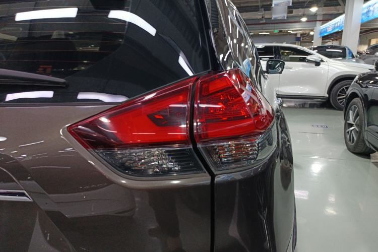 Used Nissan X-Trail 2019 2.5L CVT Smart Connect Luxury Edition 4WD
