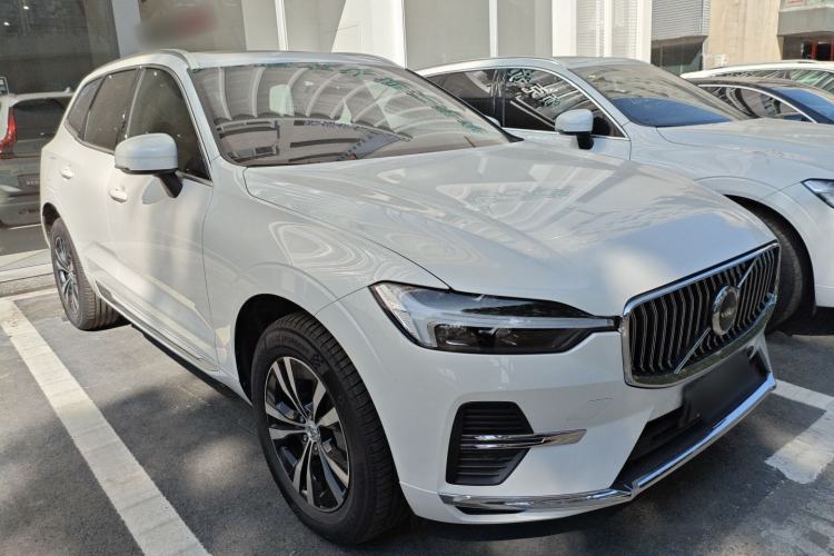 Used Volvo XC60 2025 B5 4x4 Smart Luxury Edition
