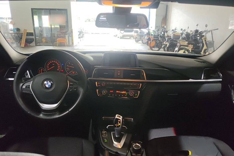Used BMW 3 Series 2016 316i Fashion Model
