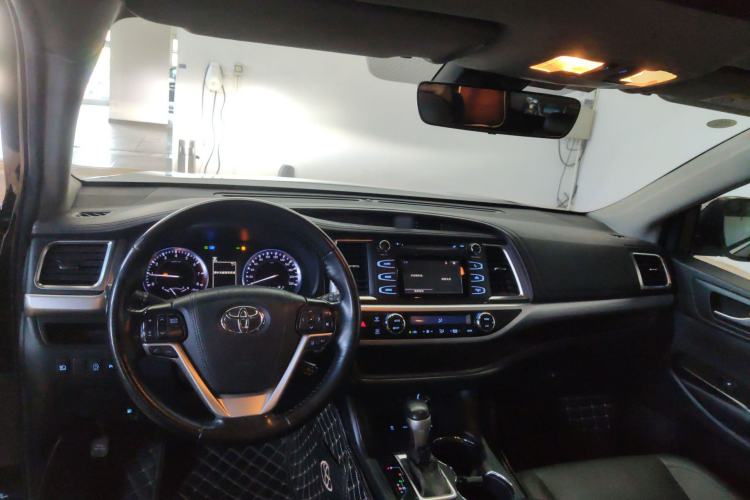 Used Toyota Highlander 2018 2.0T Four-Wheel Drive Luxury Version 7 Seats China VI Standard
