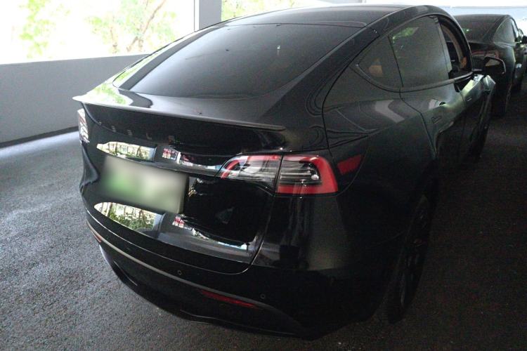 Used Tesla Model Y 2022 Long-Range All-Wheel-Drive Version
