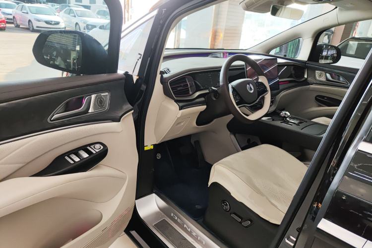 Used Denza D9 2024 DM-i 980 Four-Wheel Drive Prestige Model
