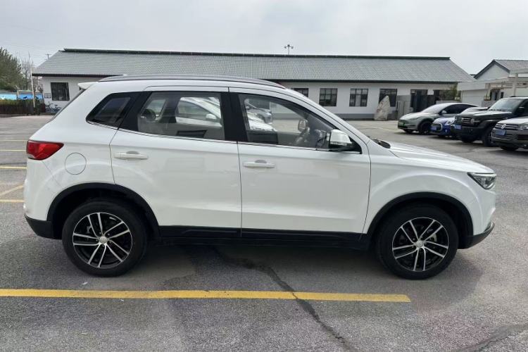 Used Bestune X40 2018 Internet Celebrity Edition 1.6L Automatic Luxury Version
