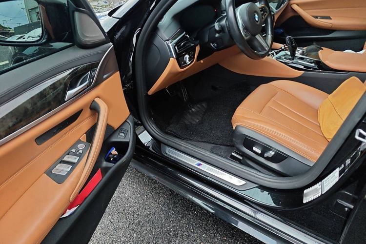 Used BMW 5 Series 2019 Facelifted 530Li Leading Edition M Sport Package