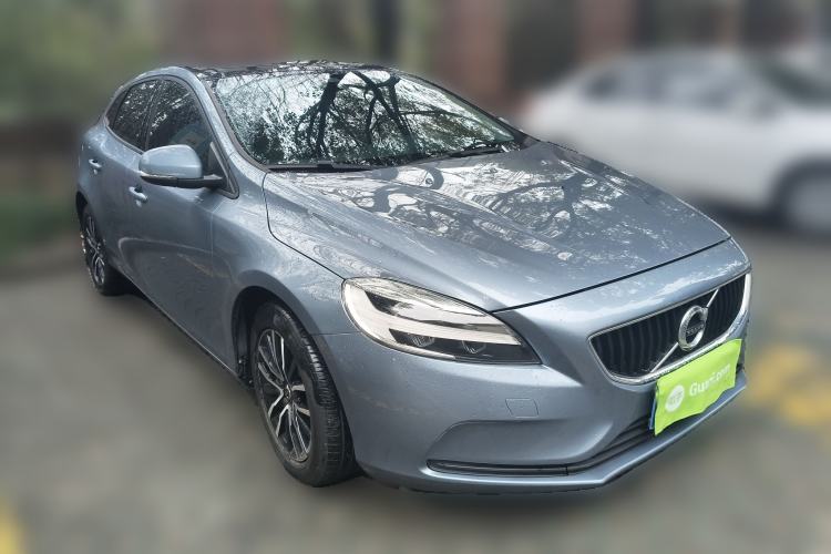 Used Volvo V40 2018 T3 Zhiyi Edition
