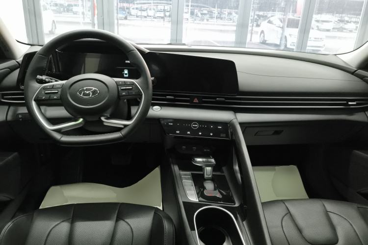 Used Hyundai Elantra 2022 1.5L CVT LUX Prestige Edition