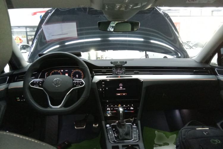 Used Volkswagen Magotan 2025 Zhongxiang Version 330TSI DSG Luxury Edition
