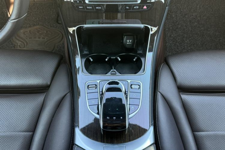 Used Mercedes-Benz GLC 2019 Facelift GLC 260 L 4MATIC Luxury Model
