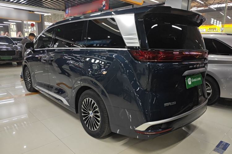 Used Denza D9 2024 DM-i 1050 Luxury Model
