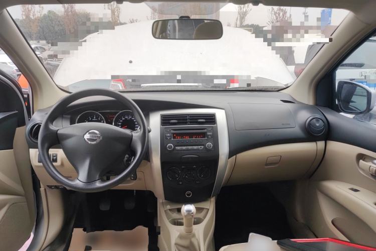Used Nissan Livina 2015 1.6XE Manual Comfort Edition
