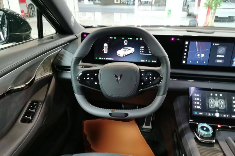 Used VOYAH PASSION 2024 PHEV Four-Wheel Drive Ultra-Long Range Flagship Model
