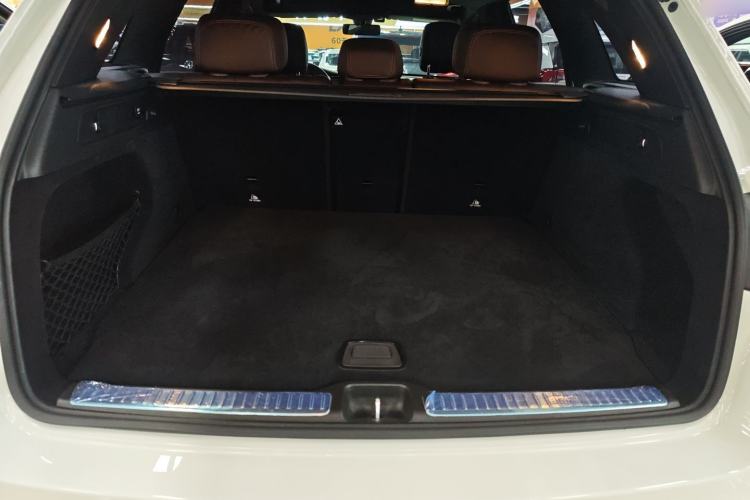 Used Mercedes-Benz GLC 2020 Facelift GLC 260 L 4MATIC Luxury Edition
