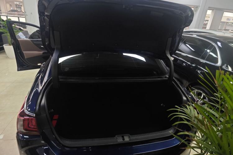 Used Lexus ES 2022 200 Excellence Edition
