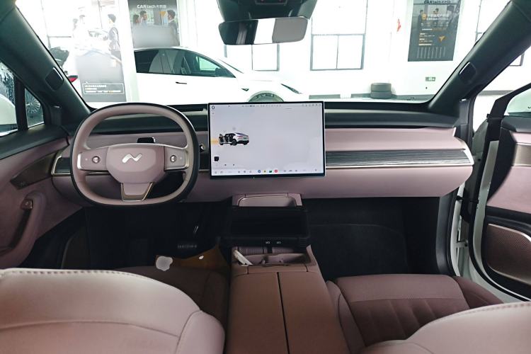 Used ONVO L60 2024 60 kWh Rear-Drive Version
