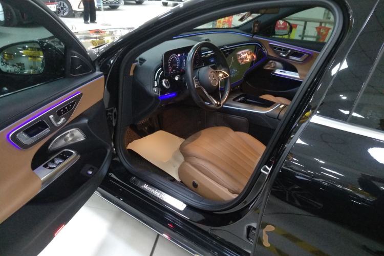 Used Mercedes-Benz E-Class 2024 Facelift E 300 L Luxury Edition
