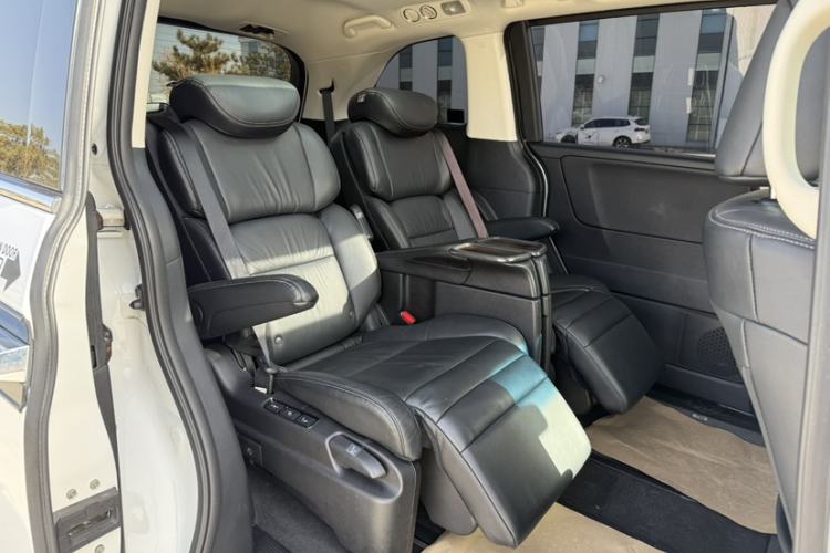 Used Honda Elysion 2016 2.4L Supreme Edition
