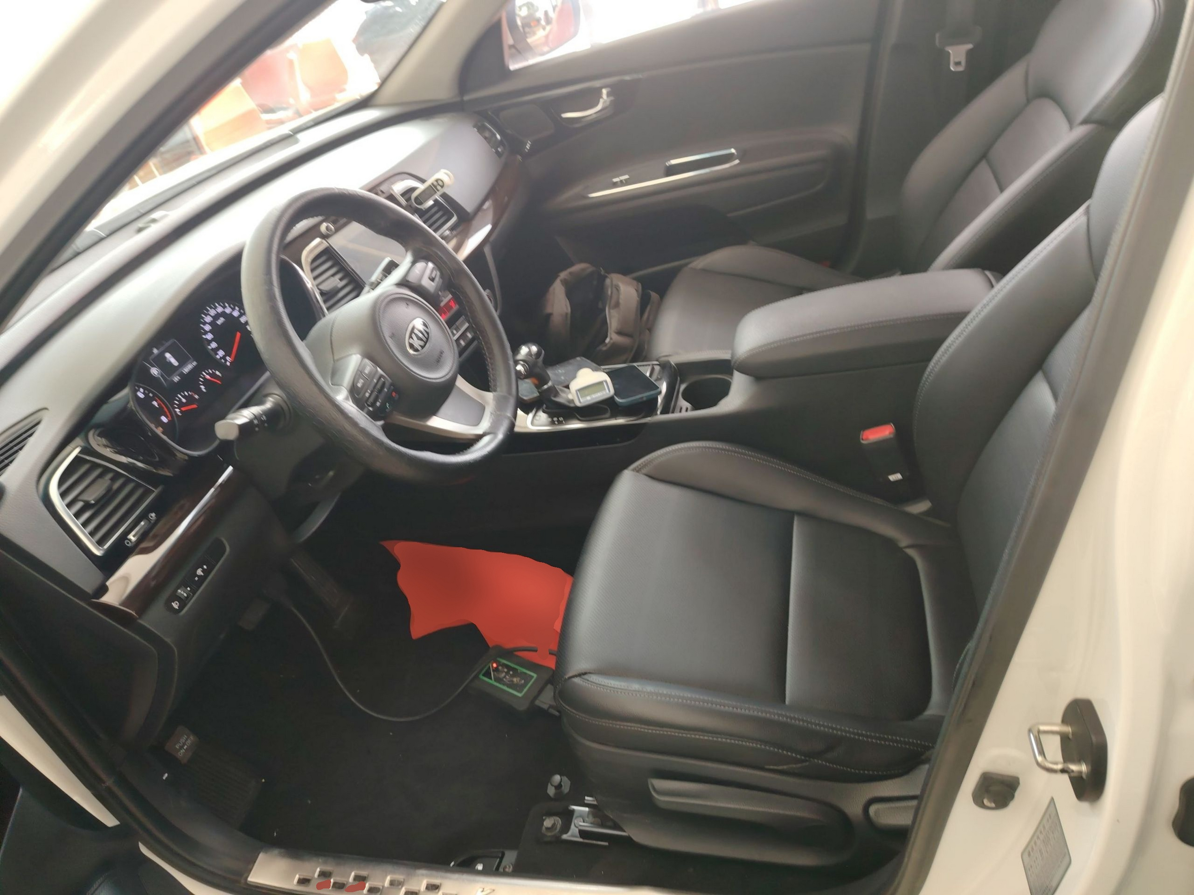 Переднее сиденье в автомобиле