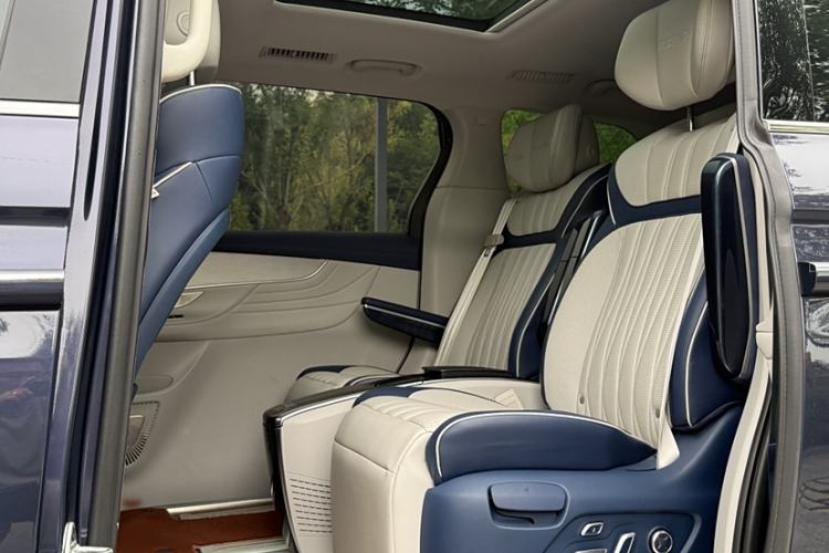 Used Roewe iMAX8 2021 400TGI Supreme Series Prestige Edition
