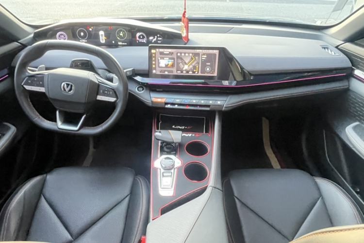 Used Changan UNI-V 2022 1.5T Prestige Version
