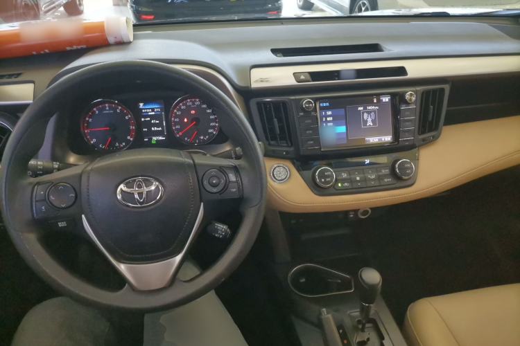 Used Toyota RAV4 2019 2.0L CVT Two-Wheel Drive Fashion X Limited Edition China VI Standard