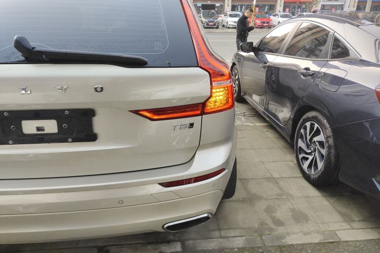 Used Volvo XC60 2019 T5 4x4 Zhiyuan Edition China VI Standard
