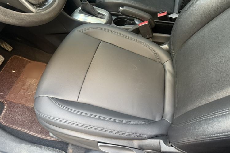 Used Buick Encore 2015 1.4T Automatic Two-Wheel Drive Urban Elite Version
