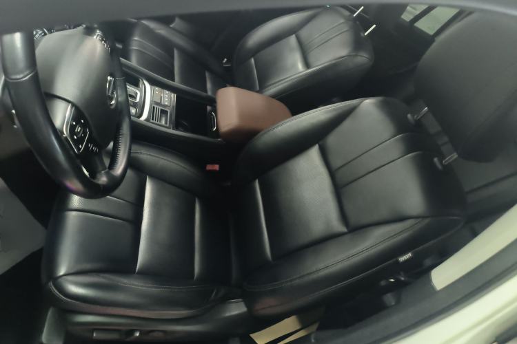 Used GAC Trumpchi GS8 2017 320T Two-Wheel Drive Luxury Smart Connectivity Version (7 Seats)