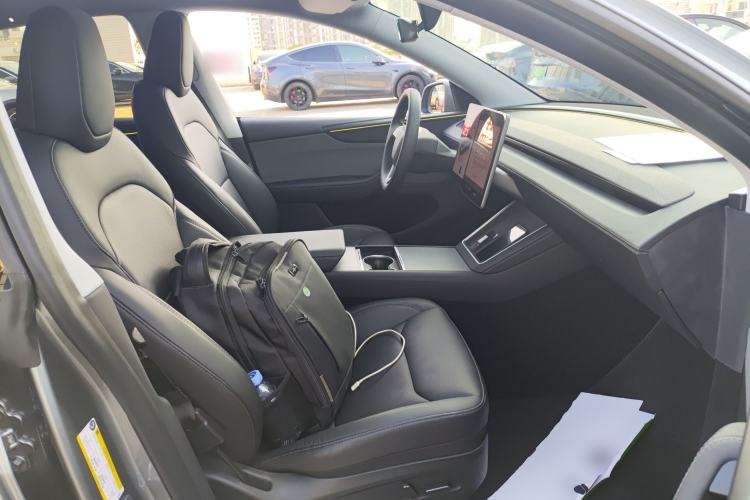 Used Tesla Model Y 2025 Rear-Wheel-Drive Version