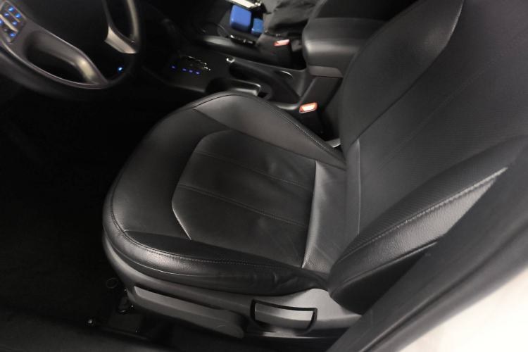 Used Hyundai ix35 2015 2.0L Automatic Two-Wheel Drive Leading Trim China V Standard
