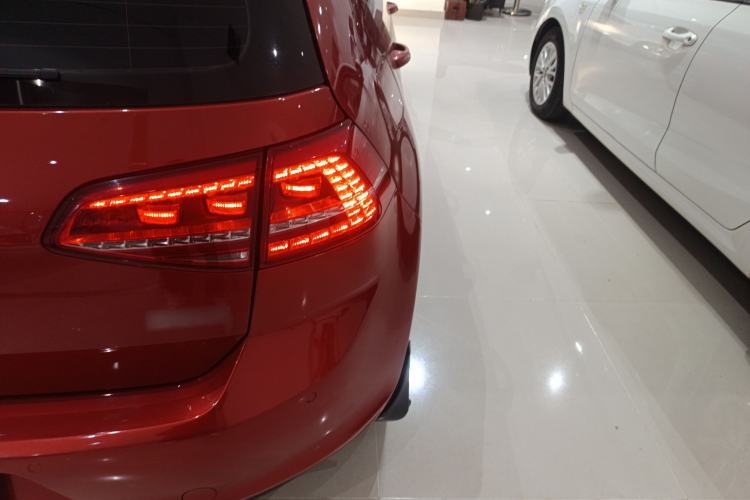 Used Volkswagen Golf 2016 1.6L Automatic Fashion Model