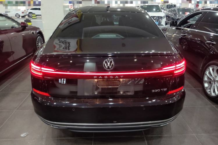 Used Volkswagen Passat 2023 Facelift 330TSI Luxury Edition
