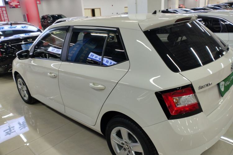 Used Skoda Fabia 2017 1.4L Automatic Car Enjoy Edition
