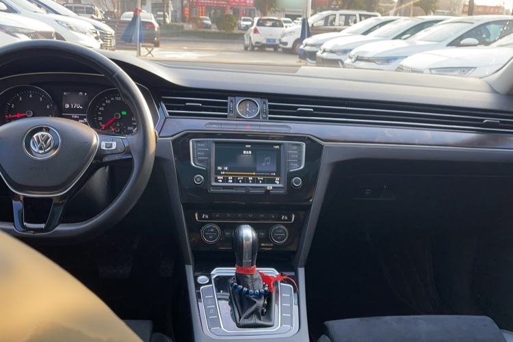 Used Volkswagen Magotan 2017 380TSI DSG Luxury Model
